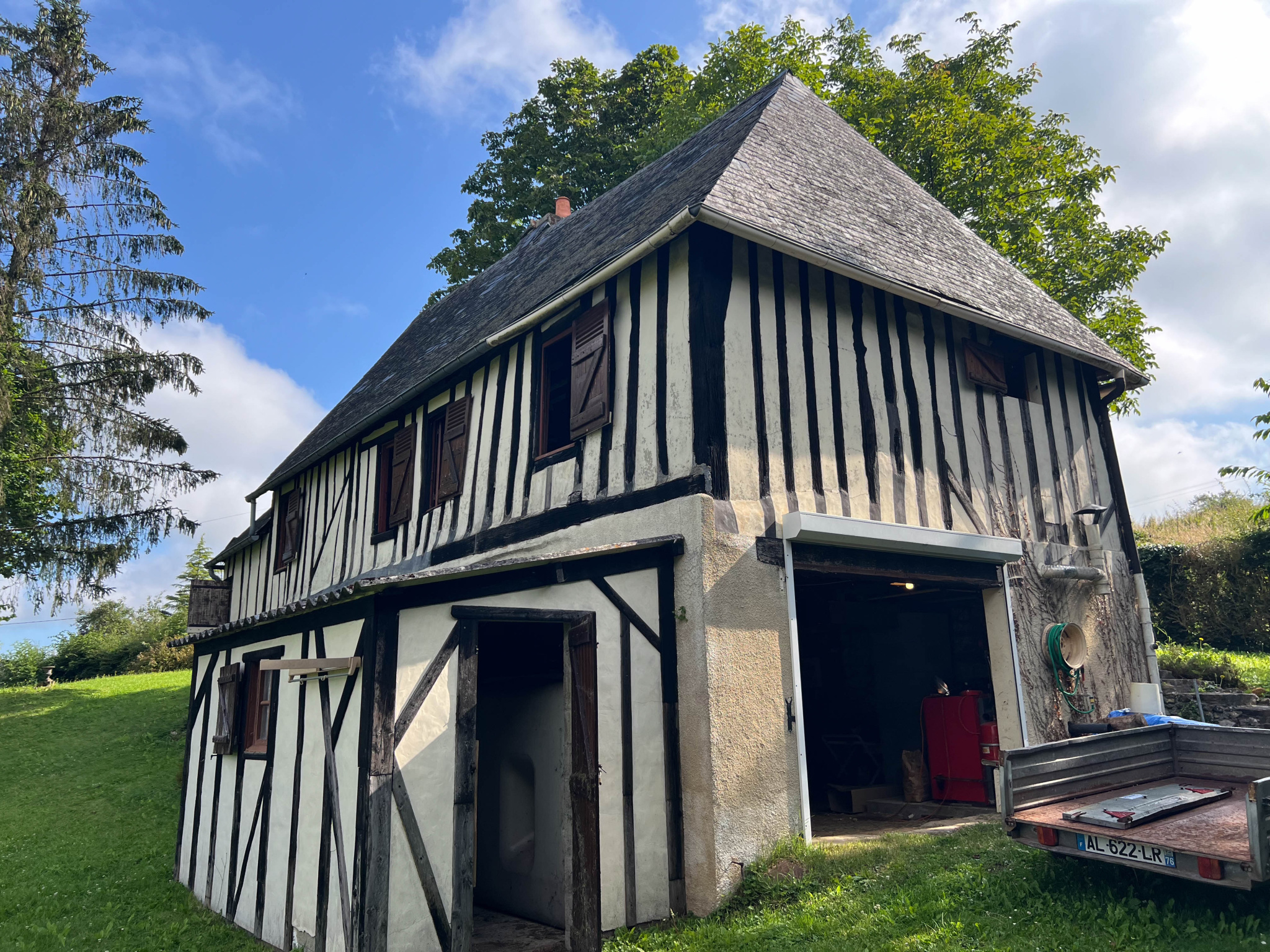 Maison en colombages à rénover non loin du centre-ville de V