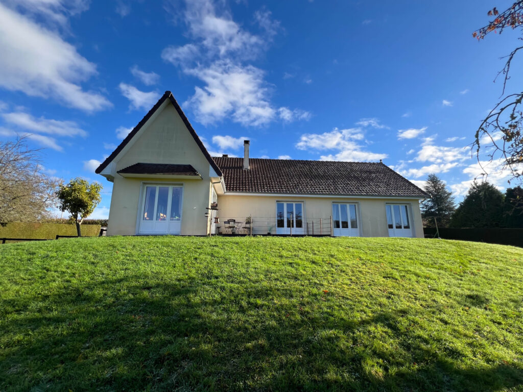 Pavillon de plain-pied très bien rénové et confortable aux a