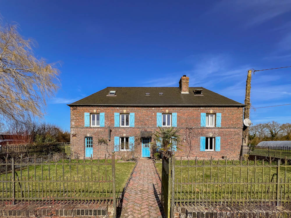 Ancien corps de ferme avec maison de maître