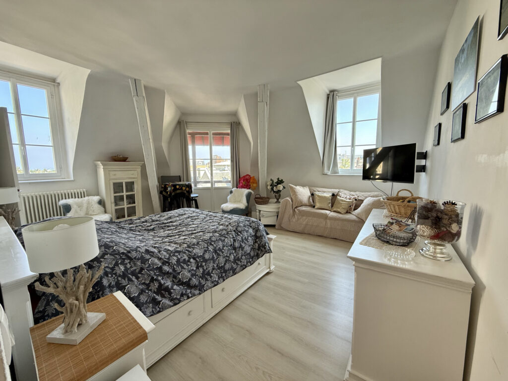 Deauville Plage-Royal-Normandy-CID Studio vue mer
