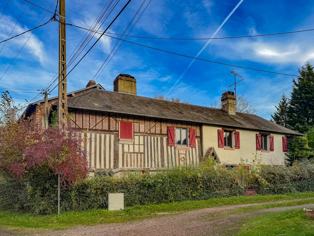 une maison de bourg atypique au bord de Touques