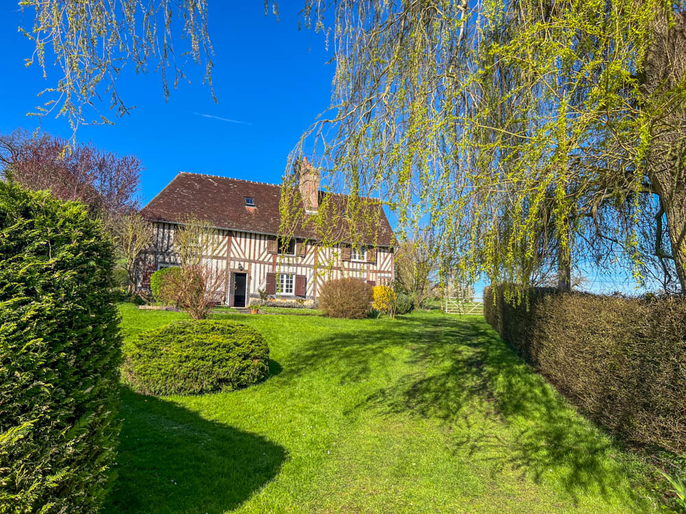 VENDU PAR NOS SOINS : PETIT MANOIR