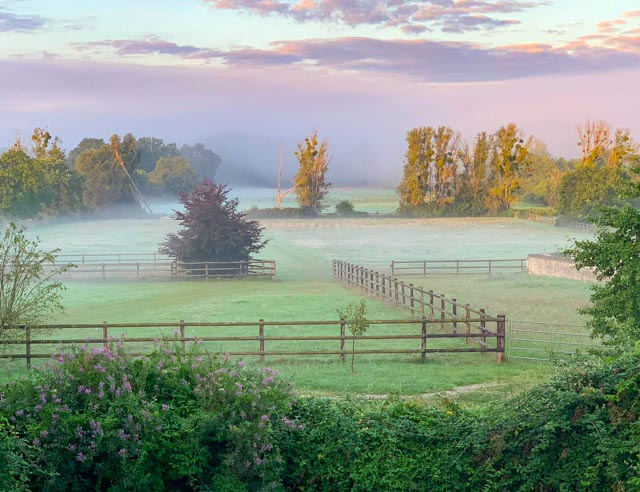 Gentillhommière et haras dans une petite ville du Perche